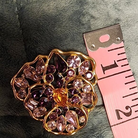 Nolan Miller Vintage Brooch Gold Tone. Rhinestone Pink and Purple Crystal. - Picture 8 of 8